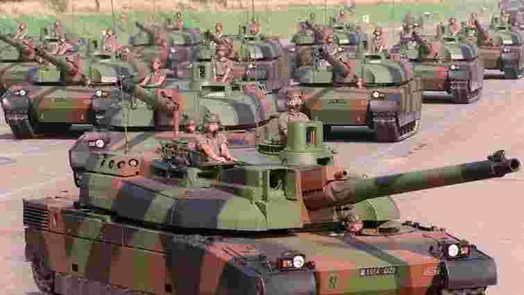 Макрон допустив можливість постачання Україні французьких танків Leclerc