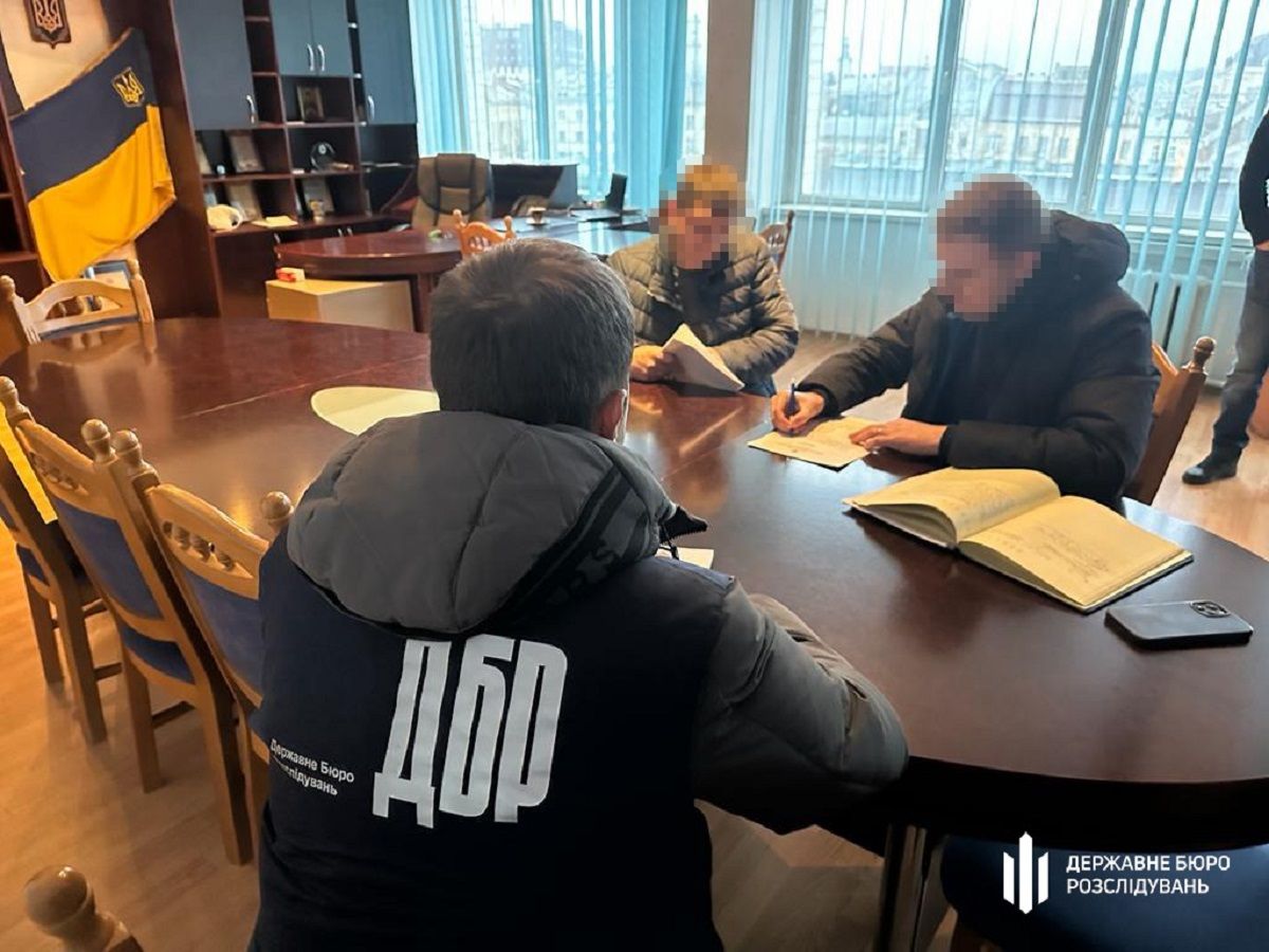 Посадовцю Держгеокадастру повідомили підозру за приватизацію землі під вулицю