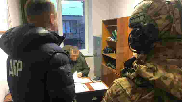 Начальника військкомату на Львівщині викрили на хабарництві