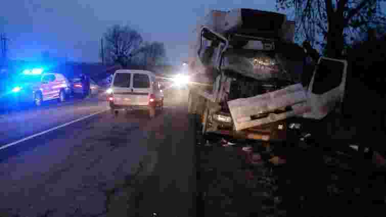 Четверо людей постраждали внаслідок ДТП з автобусом і вантажівкою у Рогатині