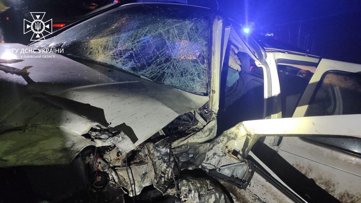 Троє людей травмувалися у ДТП на трасі Львів-Шегині