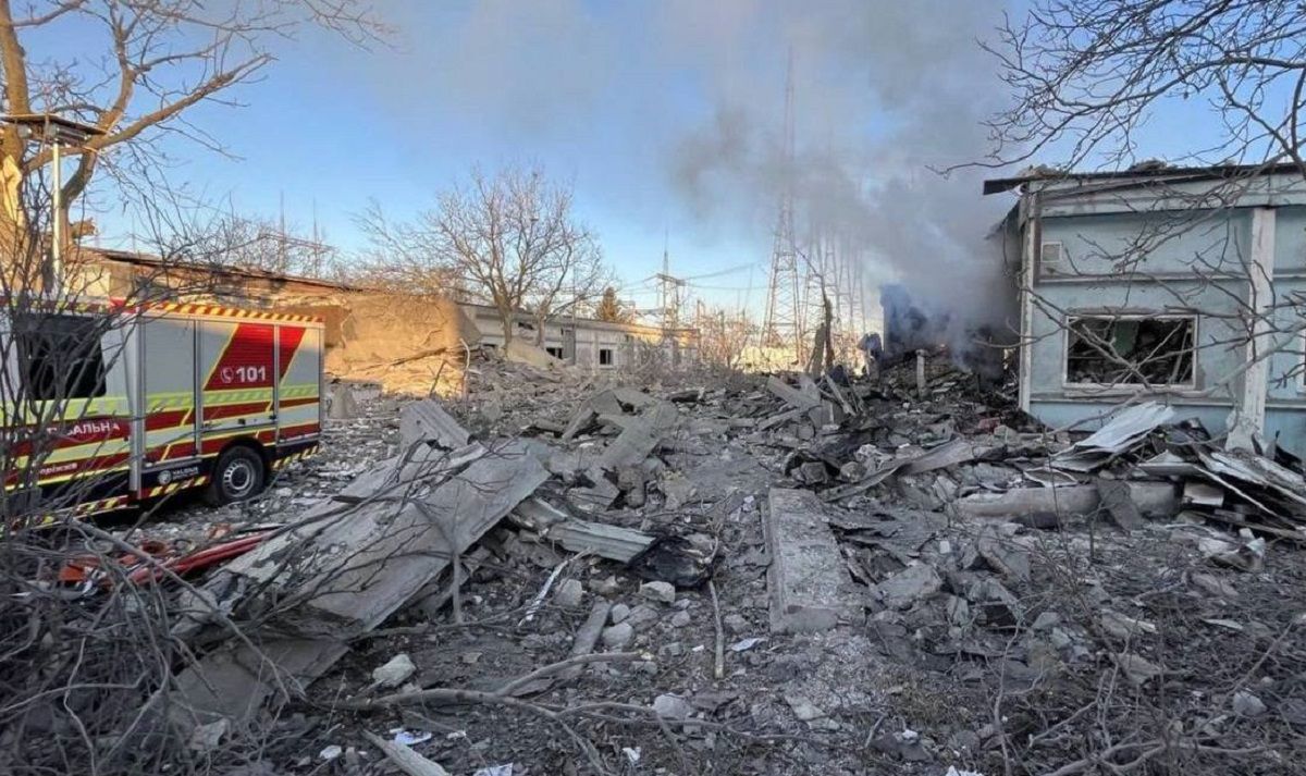 Росіяни вбили трьох людей під час удару по енергооб’єкту на Запоріжжі