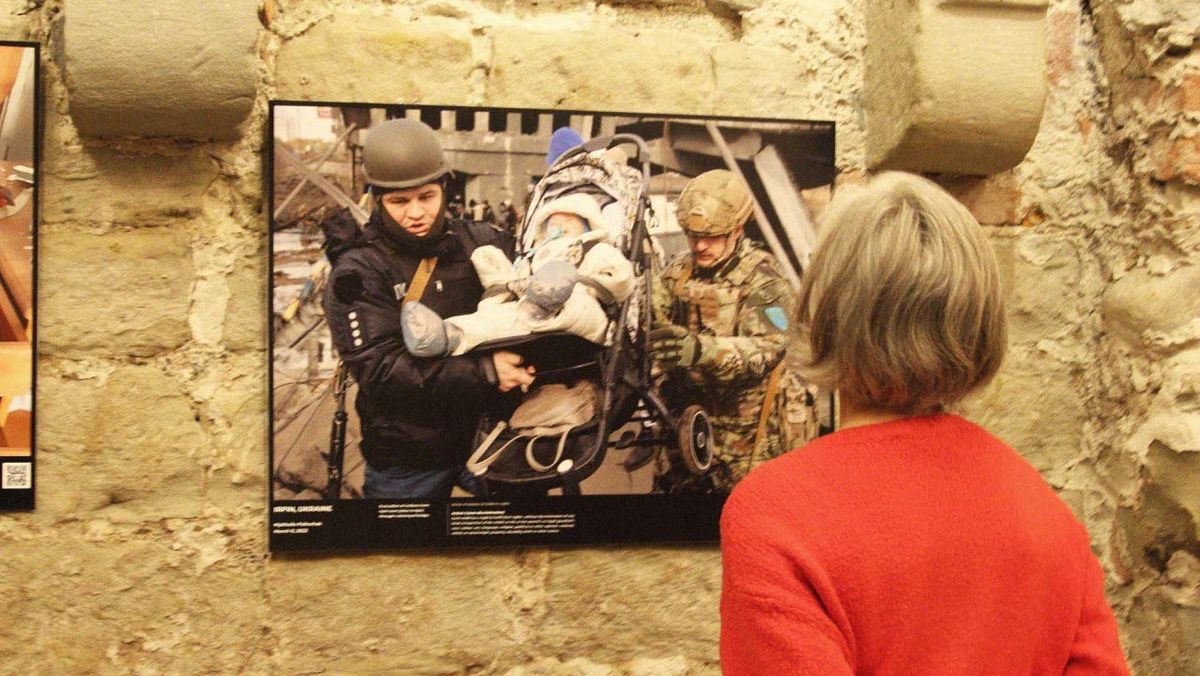У Швейцарії відкрили фотовиставку про злочини Росії проти українських дітей