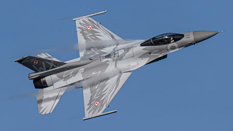 Польща готова передати Україні винищувачі F-16