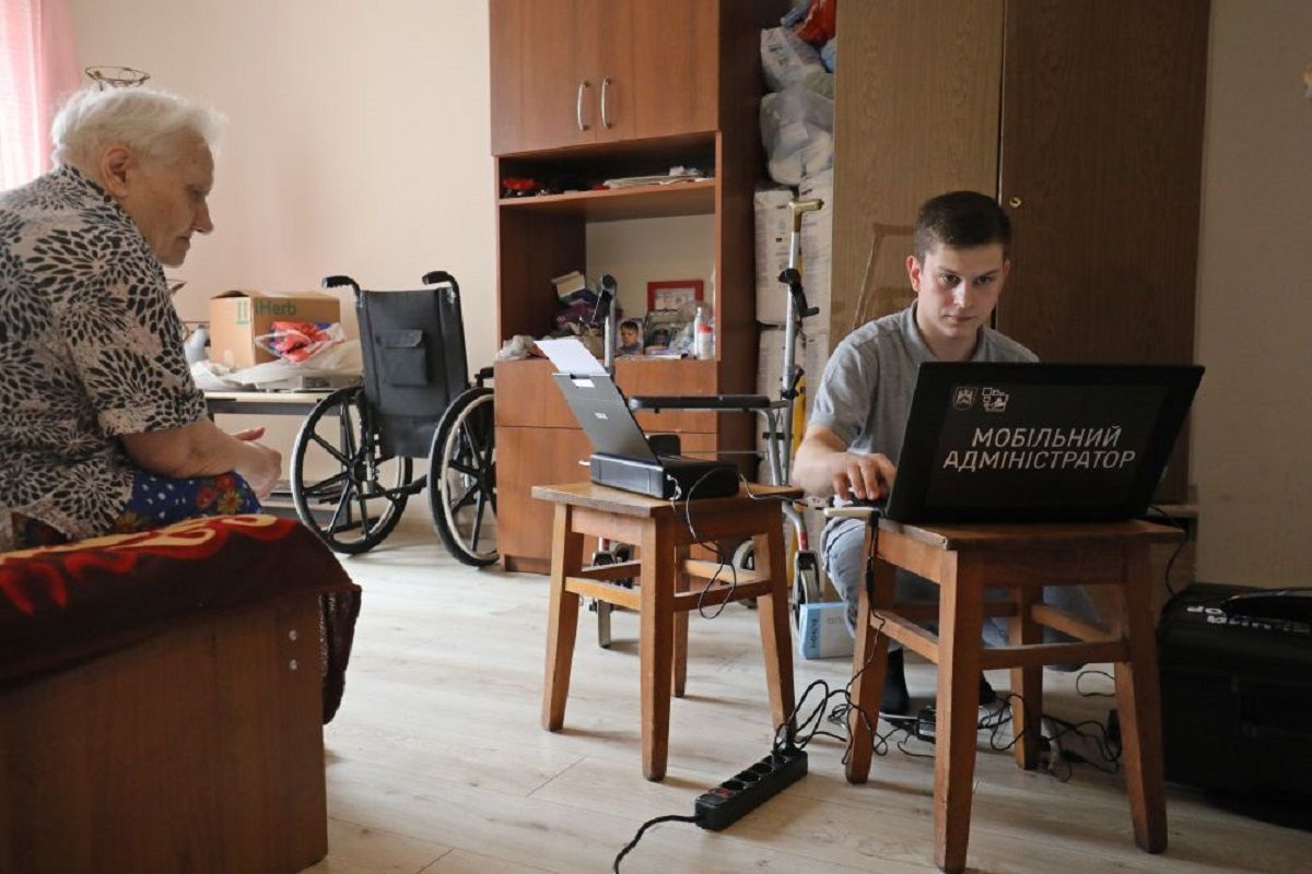 Львівські ЦНАПи пропонують мешканцям громади послугу «Мобільного адміністратора» 