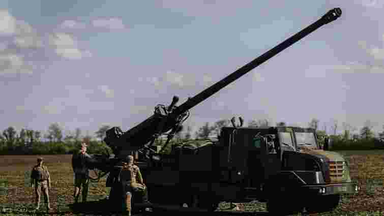 Франція оголосила про додаткове надання Україні 12 САУ Caesar