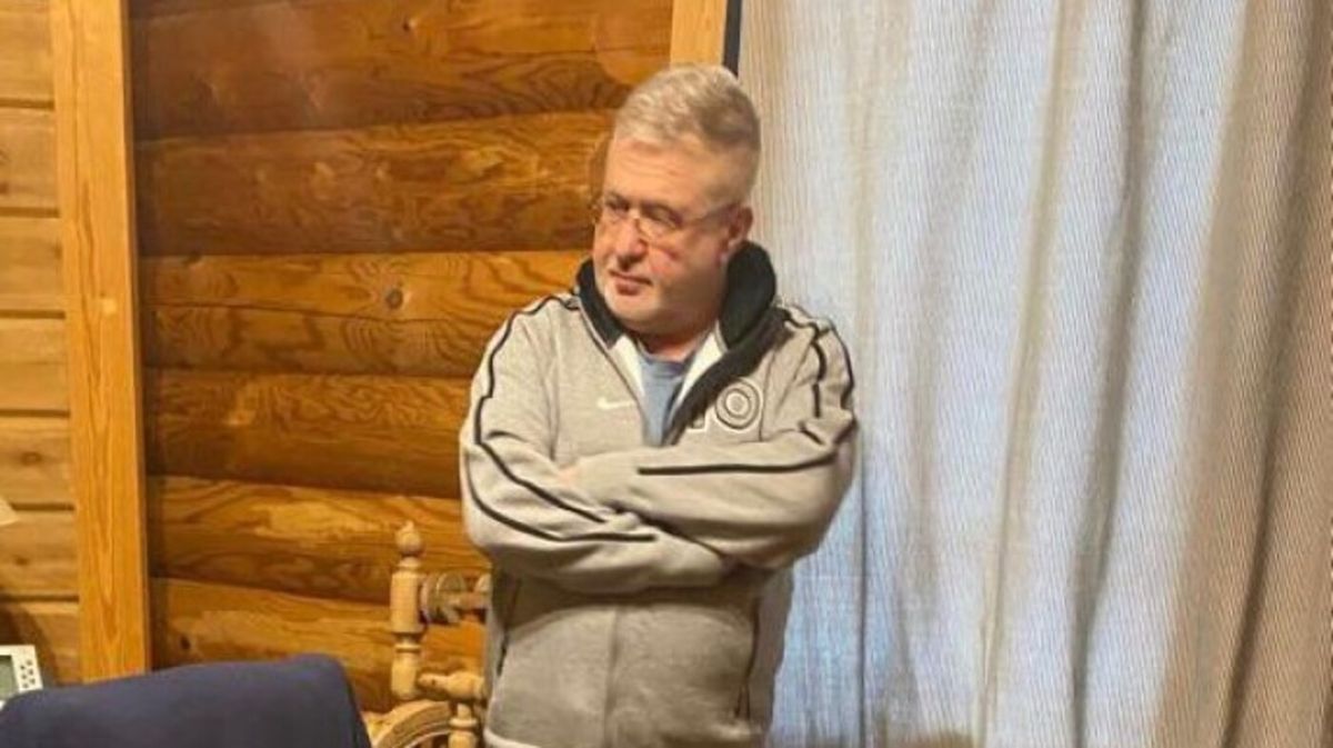 Оперативники СБУ і БЕБ провели обшук в будинку Коломойського у Буковелі