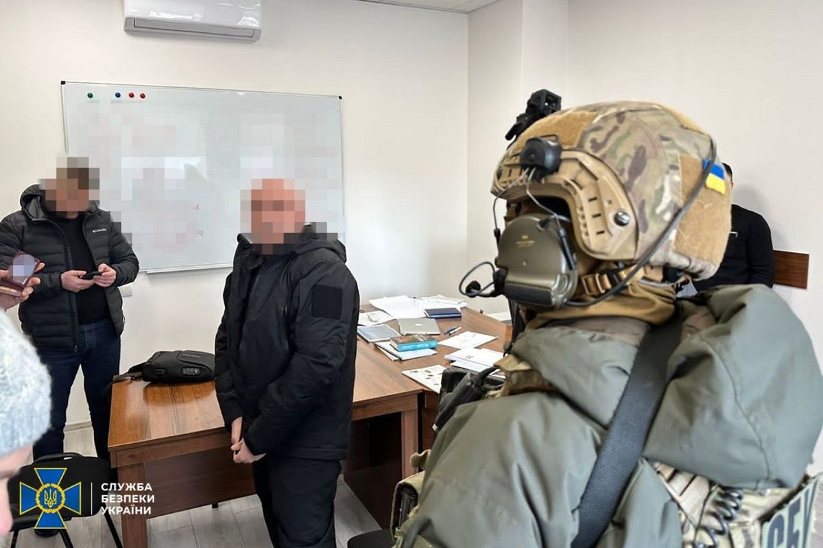 Керівництво департаменту міграційної поліції «кришувало» роботу мережі борделів