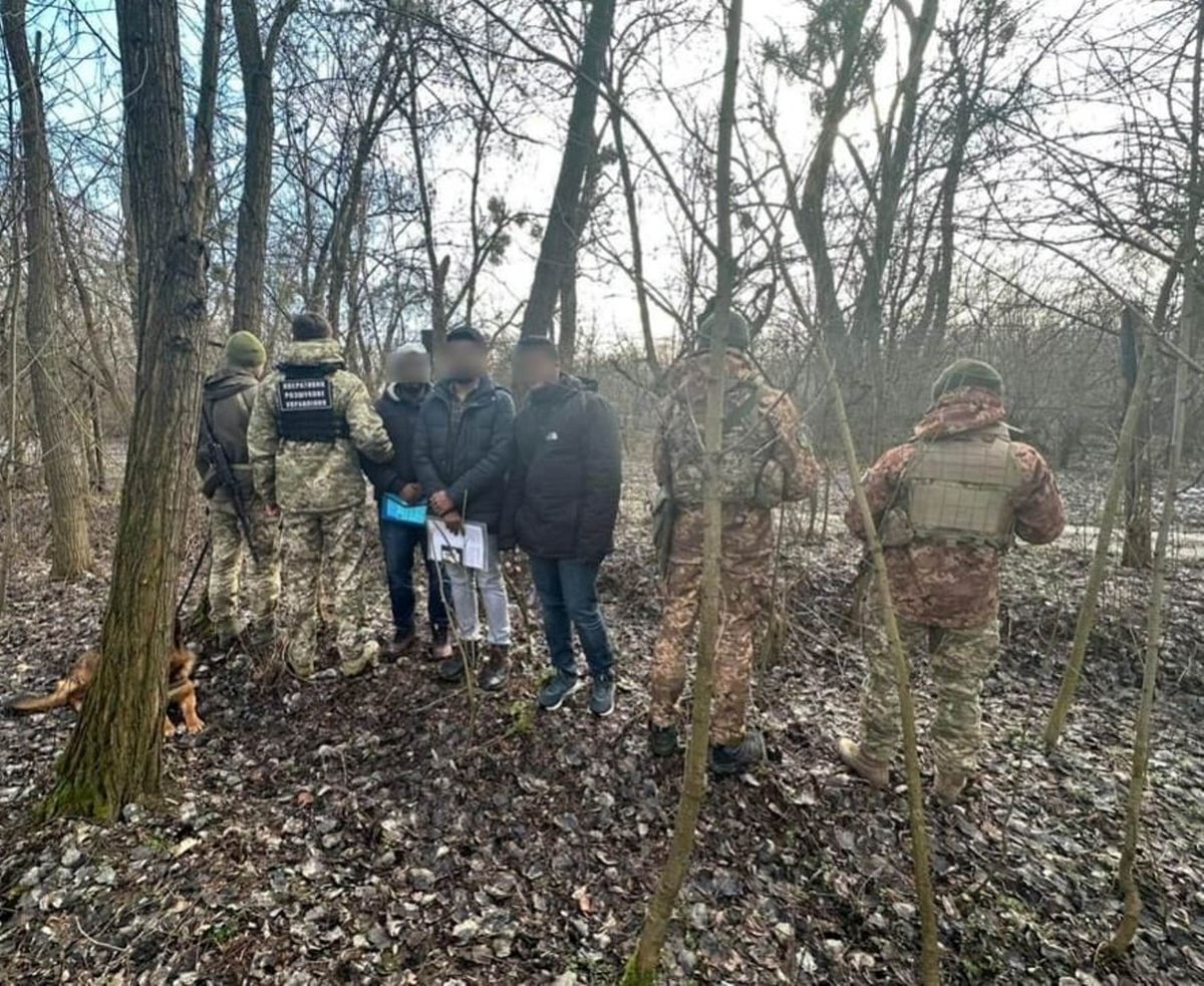 У чагарниках біля кордону з Угорщиною виявили студентів з Індії