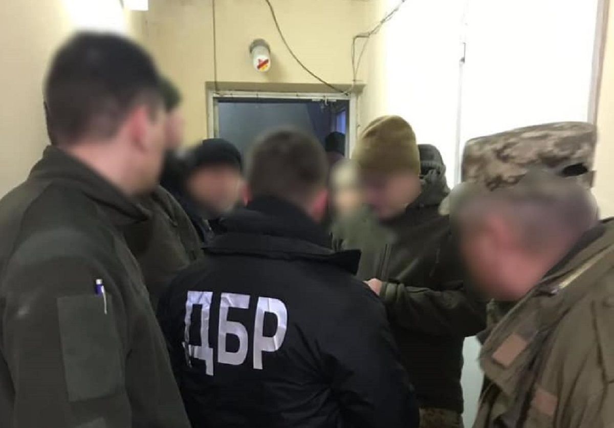 ​ДБР затримало підприємців, які продавали військовим яйця по 17 гривень