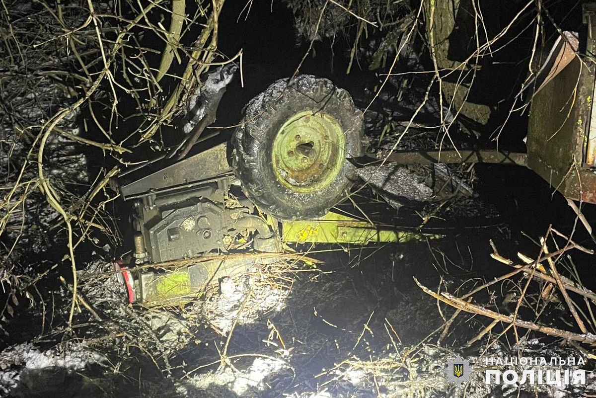 Внаслідок перекидання мотоблока на Хмельниччині загинув 50-річний чоловік