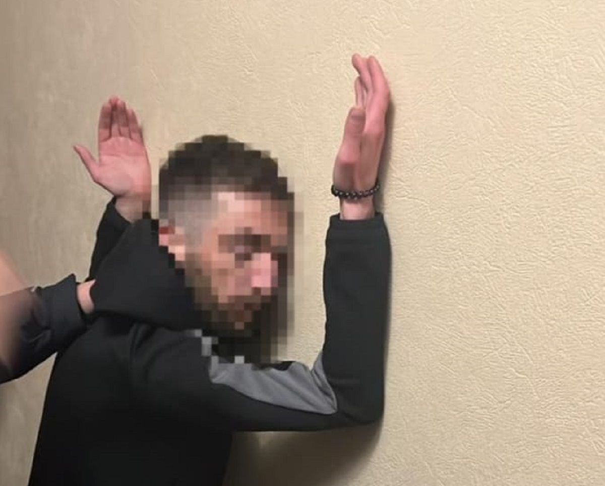 У тернопільському хостелі затримали шахрая, який виманив у рівнянки 3,5 млн грн