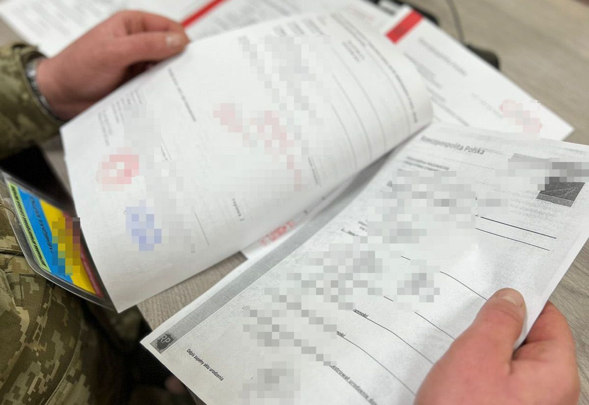 39-річний ухилянт заплатив 200 тис. грн за фальшиві свідоцтва про народження дітей