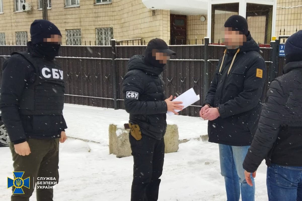 Російського колаборанта викрили під час спроби влаштуватись на роботу у «Червоний Хрест»