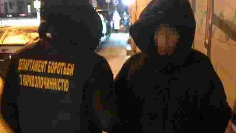 Поліція затримала чотирьох львів'ян, які торгували метадоном у СІЗО