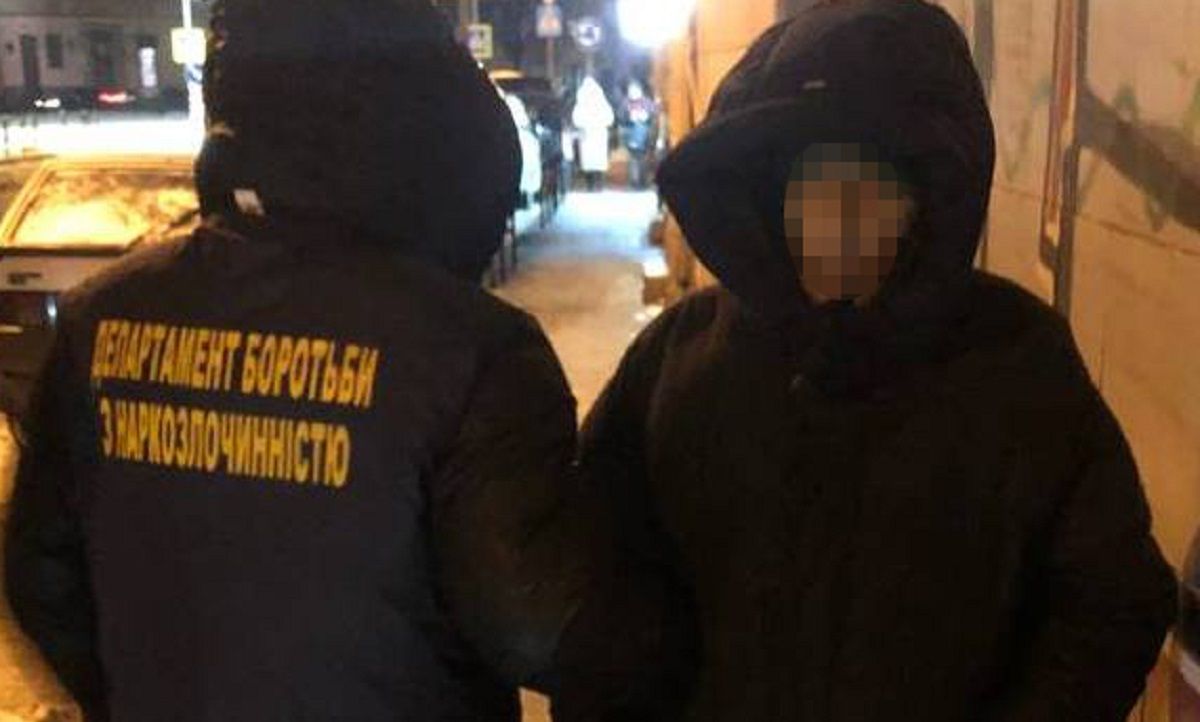 Поліція затримала чотирьох львів'ян, які торгували метадоном у СІЗО
