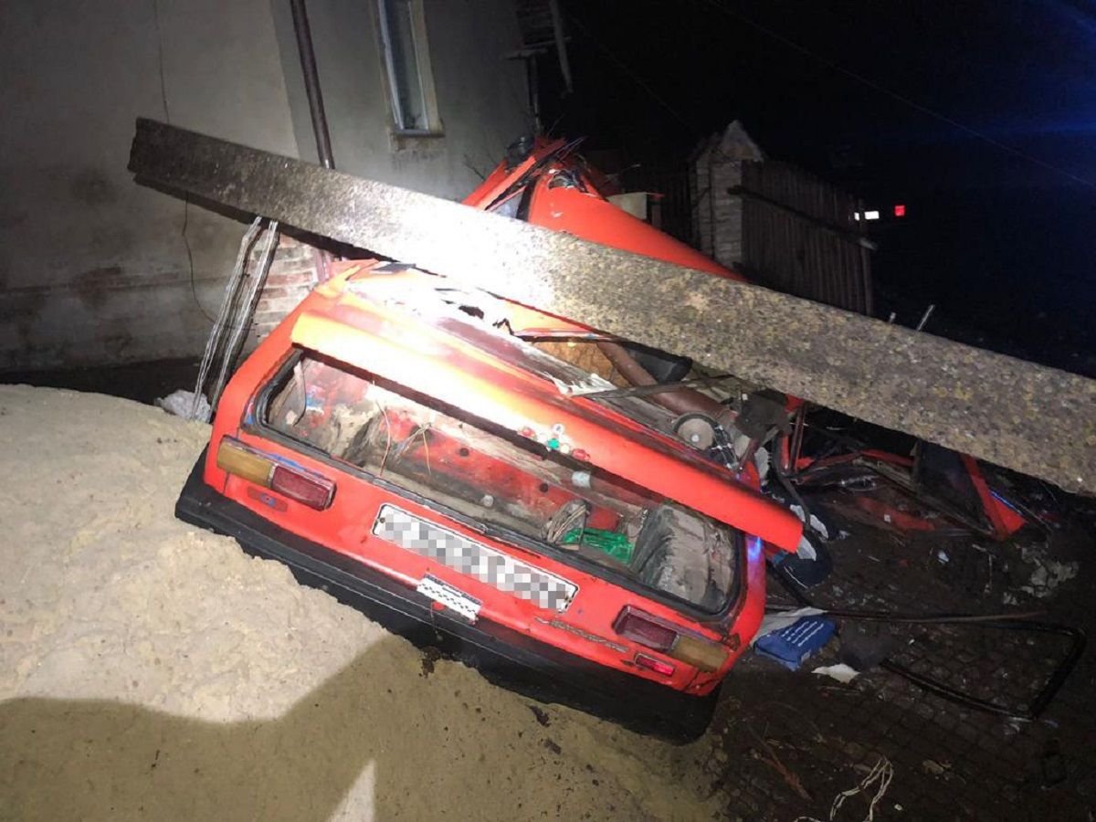 На Львівщині в ДТП загинув неповнолітній пасажир ВАЗ