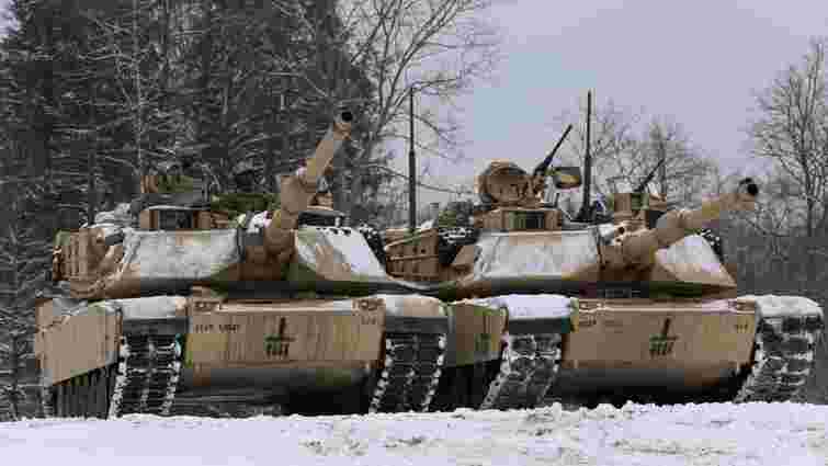 США можуть віддати Україні танки Abrams зі складів, – ЗМІ