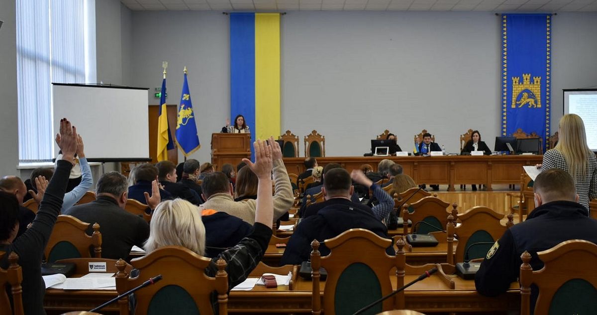 Шестеро депутатів Львівської райради відмовилися від мандатів