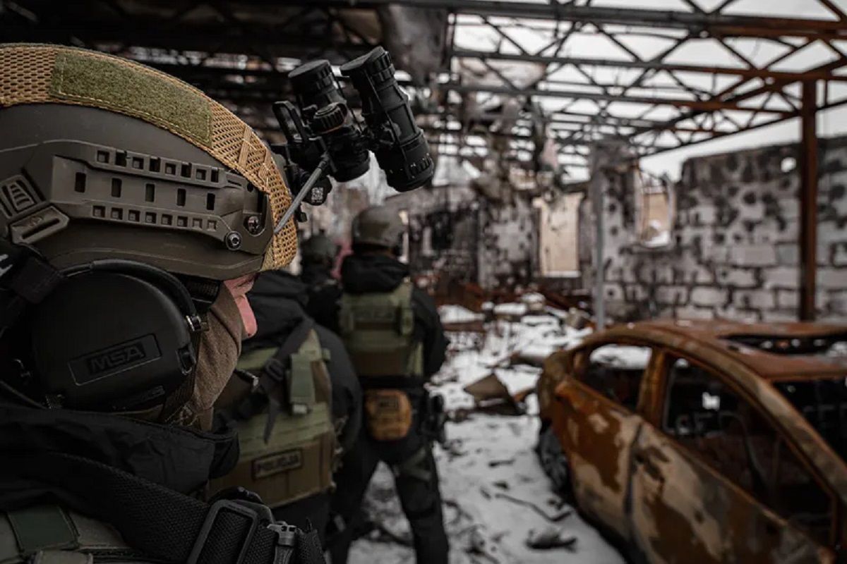 Польські поліцейські п’ять місяців секретно розміновували Київщину