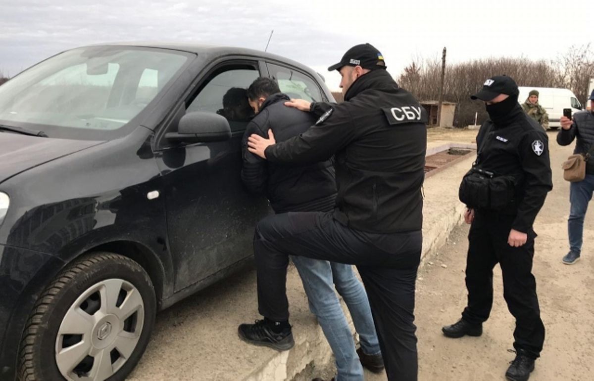 Охоронця нічного клубу посадили на 9 років за контрабанду 30 кг героїну