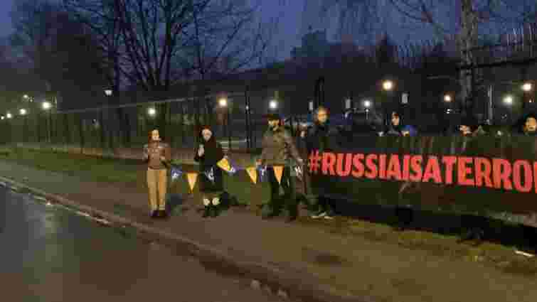 Російських дипломатів у Варшаві розбудили звуками сирени і пострілів