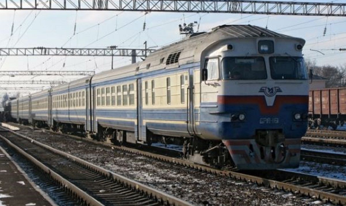 «Львівська залізниця» змінила розклад руху приміських поїздів