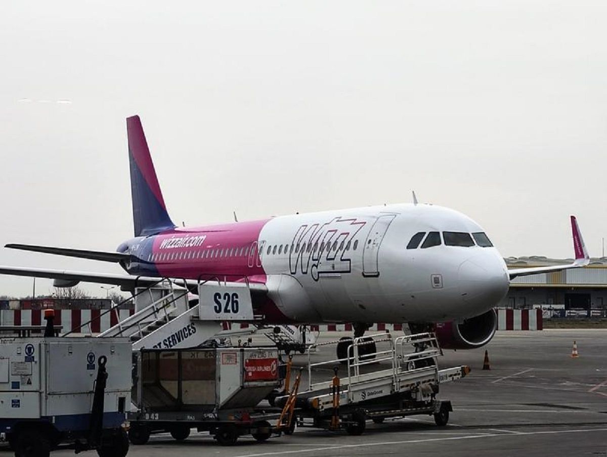 Угорська авіакомпанія WizzAir призупиняє авіасполучення з Молдовою