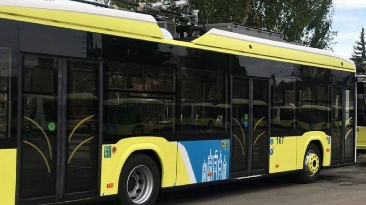 Суд виніс вирок екс-працівнику  «Львівелектротрансу», який зламав контролерці руку