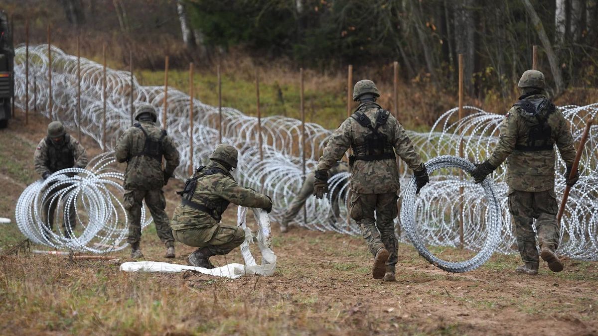 Фінляндія почала будувати огорожу на кордоні з Росією