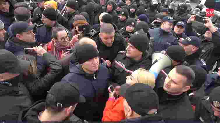 Проросійські протестувальники намагалися штурмувати будівлю уряду Молдови