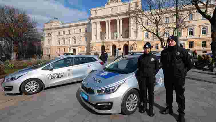 Польська поліція подарувала львівським патрульним сім службових авто