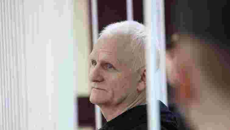 Нобелівського лауреата Алеся Бяляцького в Білорусі засудили до 10 років тюрми