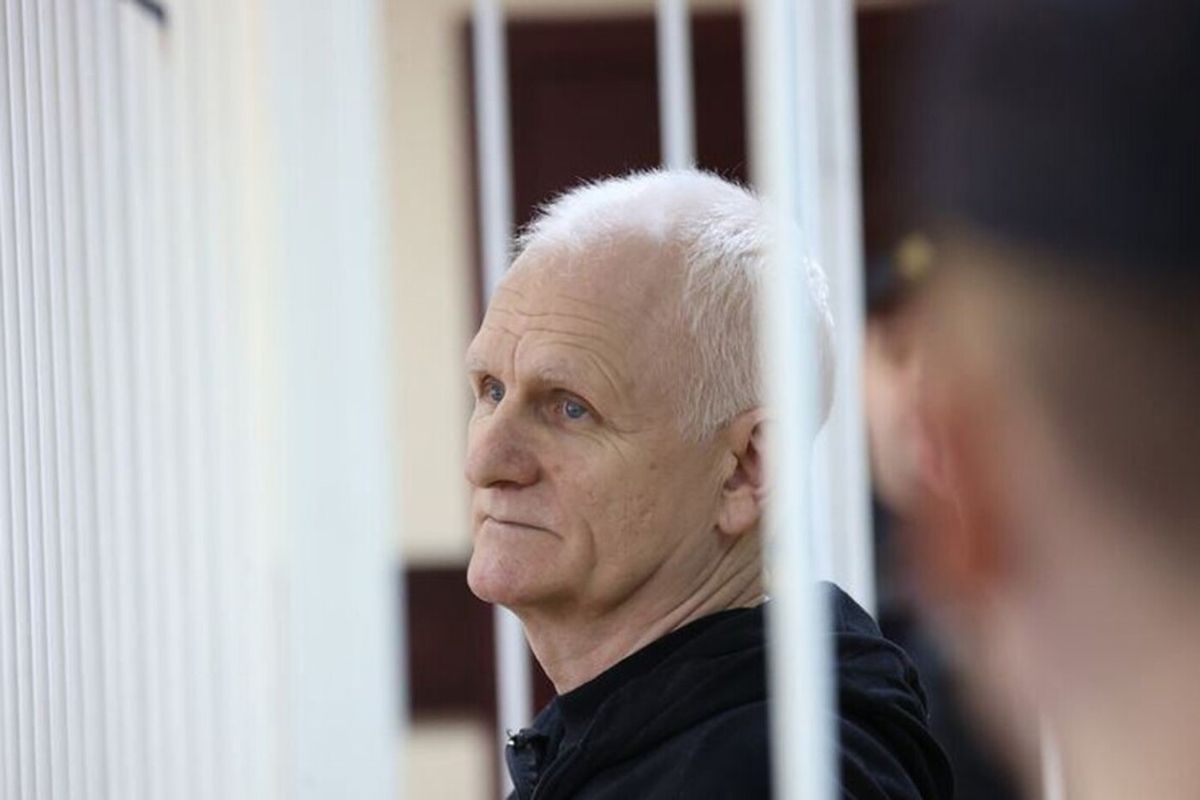 Нобелівського лауреата Алеся Бяляцького в Білорусі засудили до 10 років тюрми