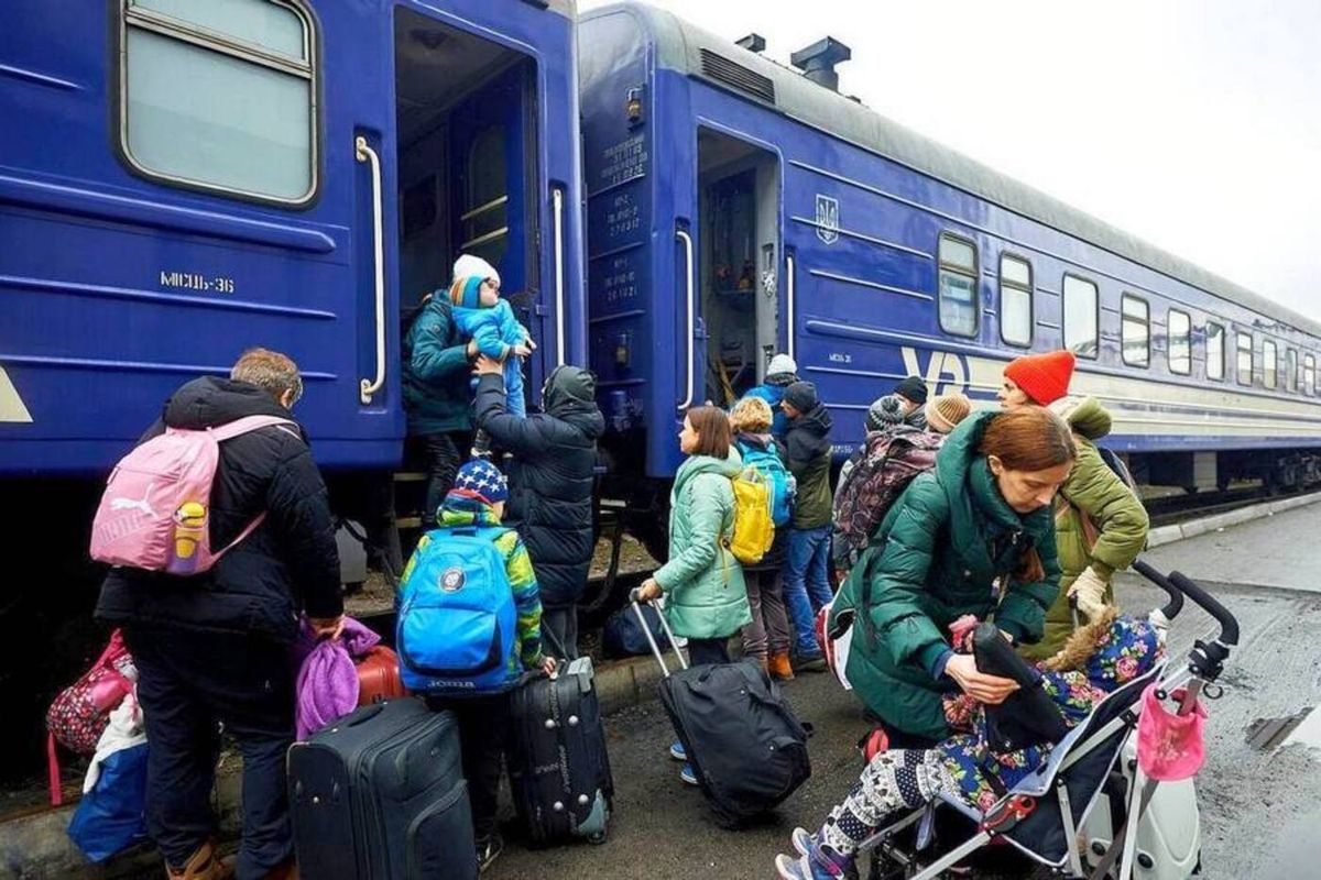 Уряд змінить механізм виплат переселенцям із деокупованих територій