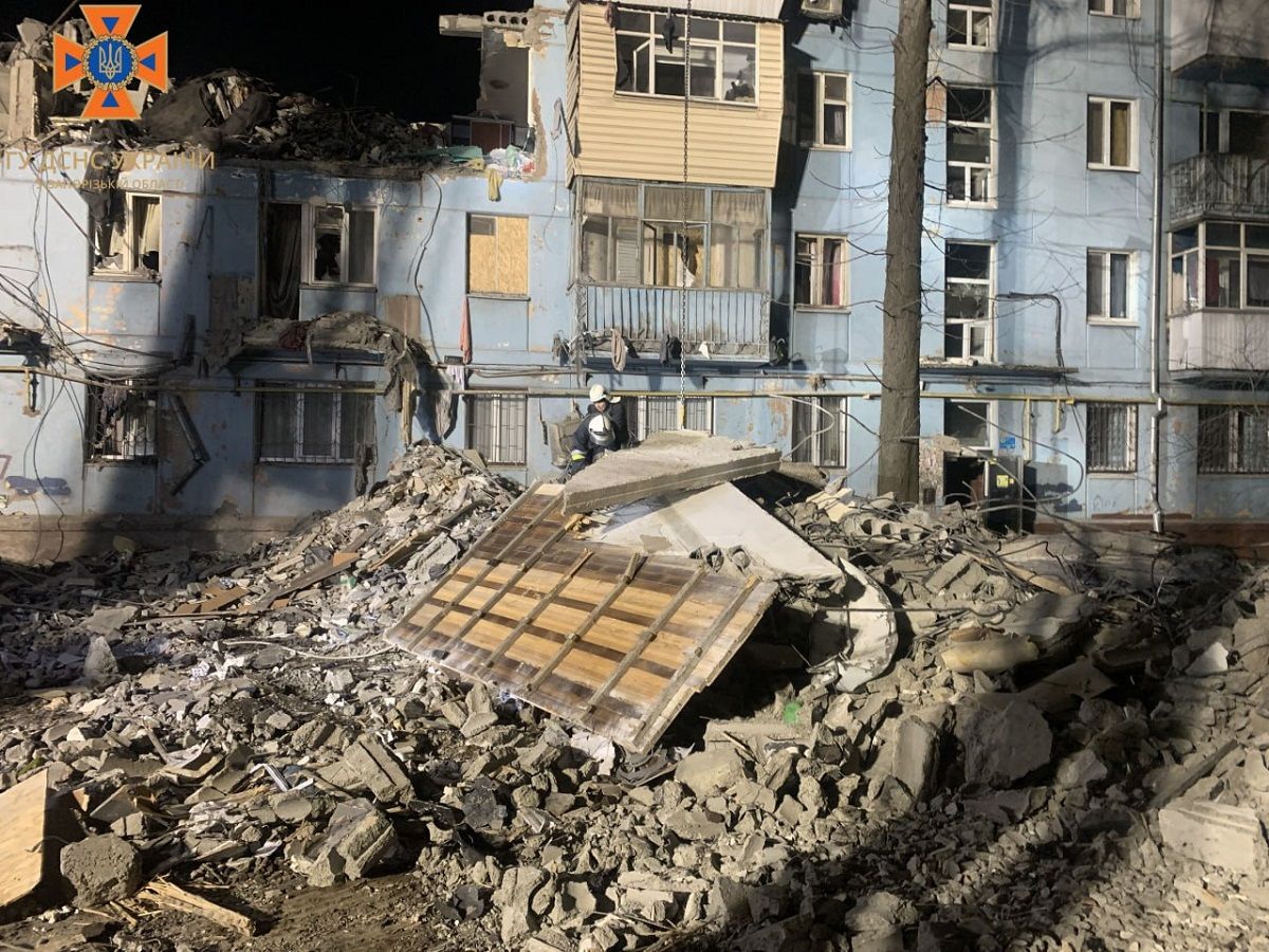 Під завалами зруйнованого росіянами будинку в Запоріжжі знайшли ще двох загиблих