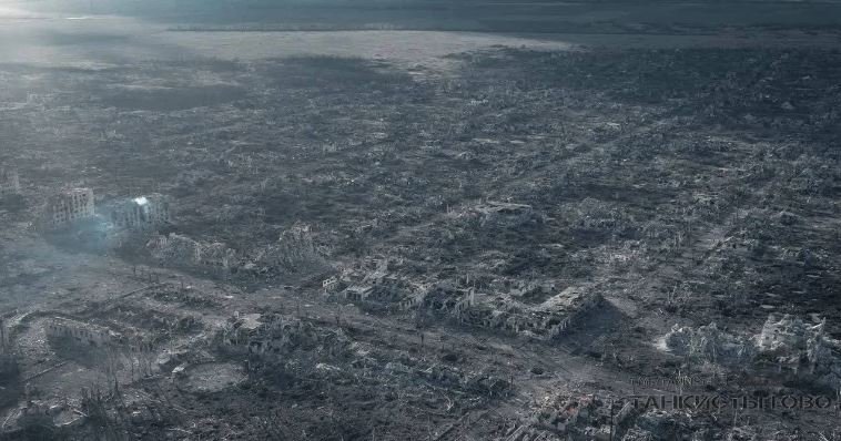 Замість будинків залишилися лише руїни (фото з російських пабліків)