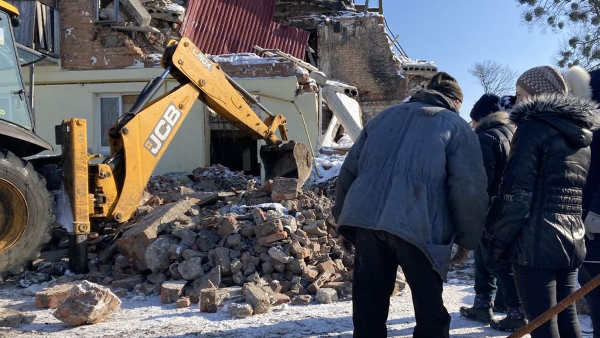 До відбудови територій та гуманітарної допомоги залучили 8500 безробітних