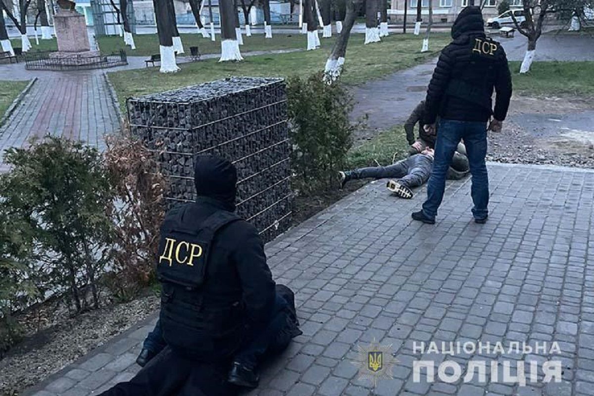 Двох мешканців Тернопільщини посадили на 7 років за шантаж знайомої інтимними фото