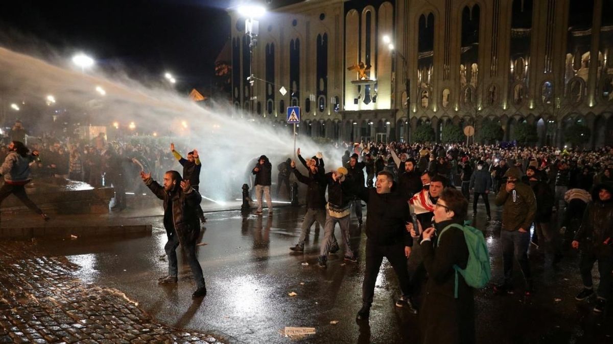 В Тбілісі відбулись масові протести через закон про «іноагентів»