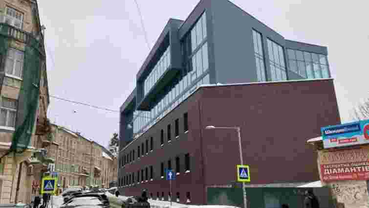 Прокуратура розслідує виведення з комунальної власності двох будівель львівської лікарні