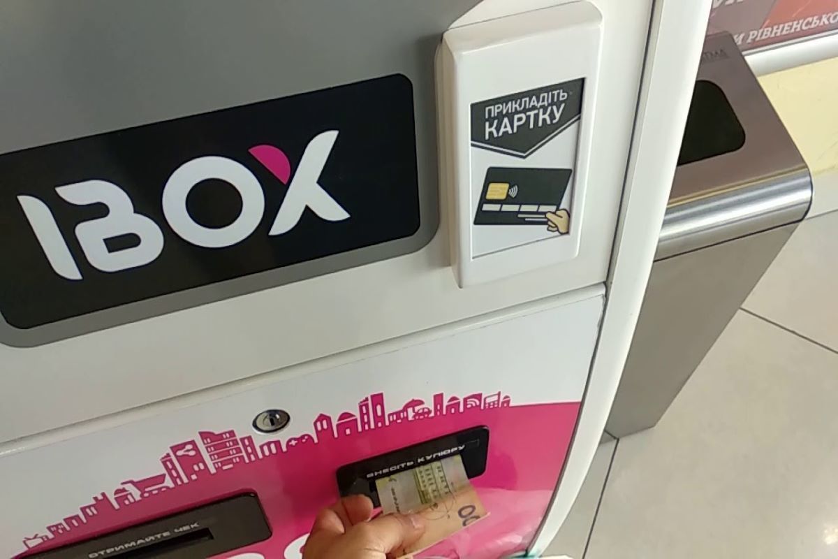 Монобанк скасував комісію в терміналах  EasyPay і City24 через закриття IBOX