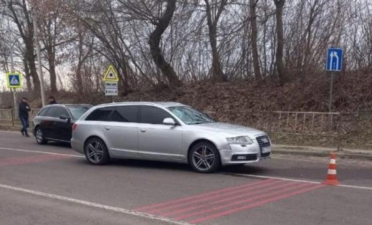Під Львовом авто Audi A6 на смерть збило пішохода