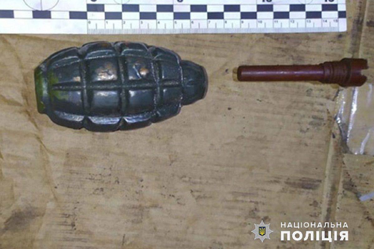 Мешканця Хмельниччини госпіталізували після спроби розібрати гранату