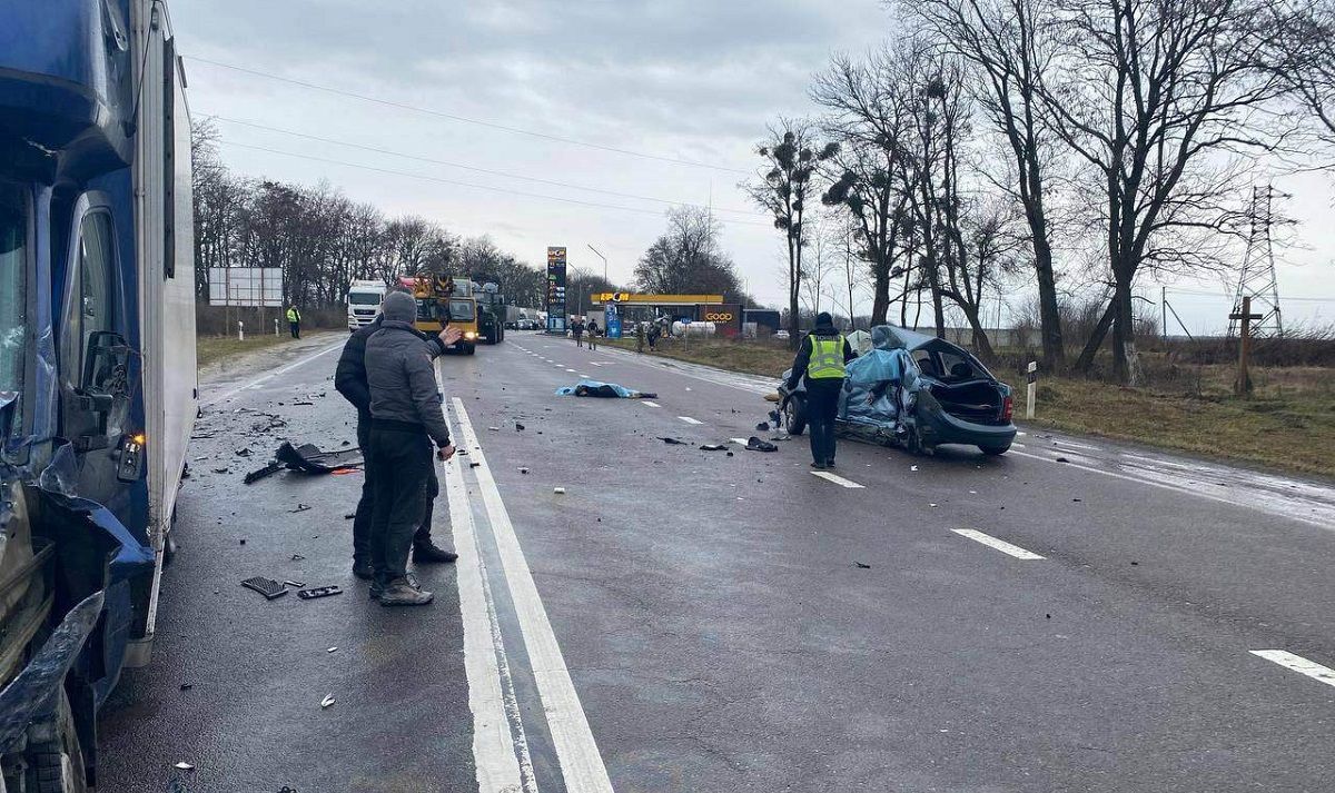 Водійка Škoda Fabia та її пасажирка загинули в ДТП біля Буська