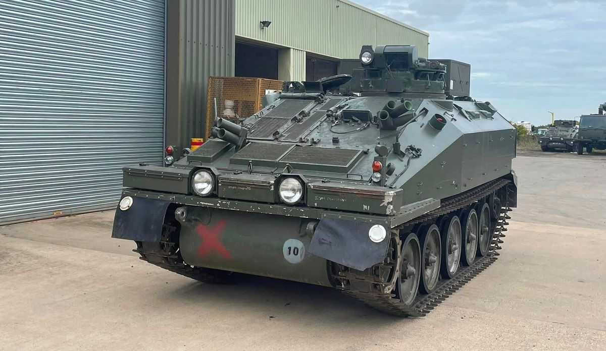 Світовий конгрес українців придбав для ТрО 25 бронемашин FV103 та FV432