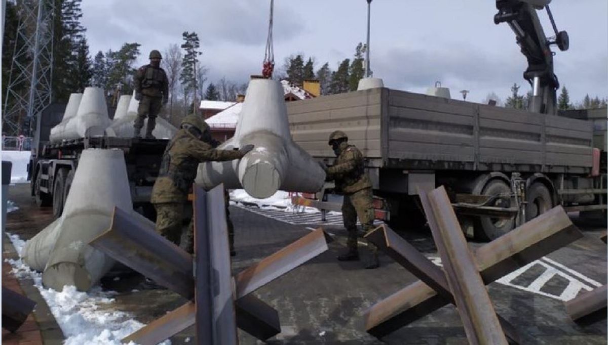 Польща почала зводити протитанкові укріплення на кордоні з Білоруссю