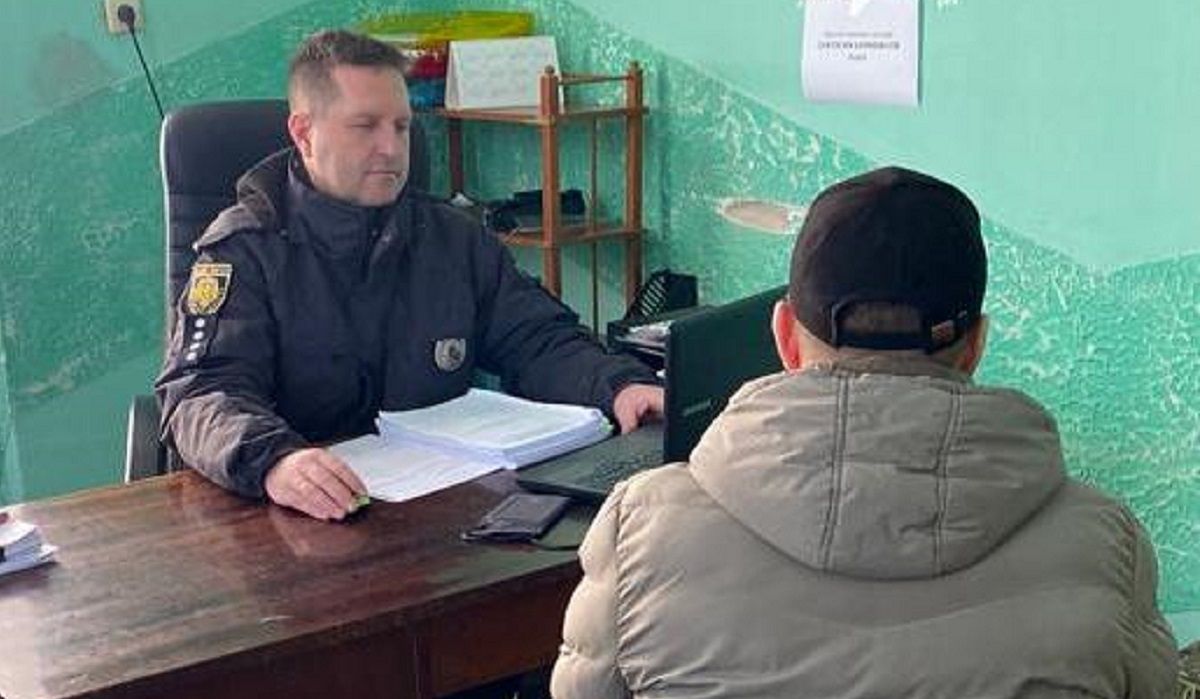 Поліція затримала 56-річного мешканця Стрия під час продажу пістолета