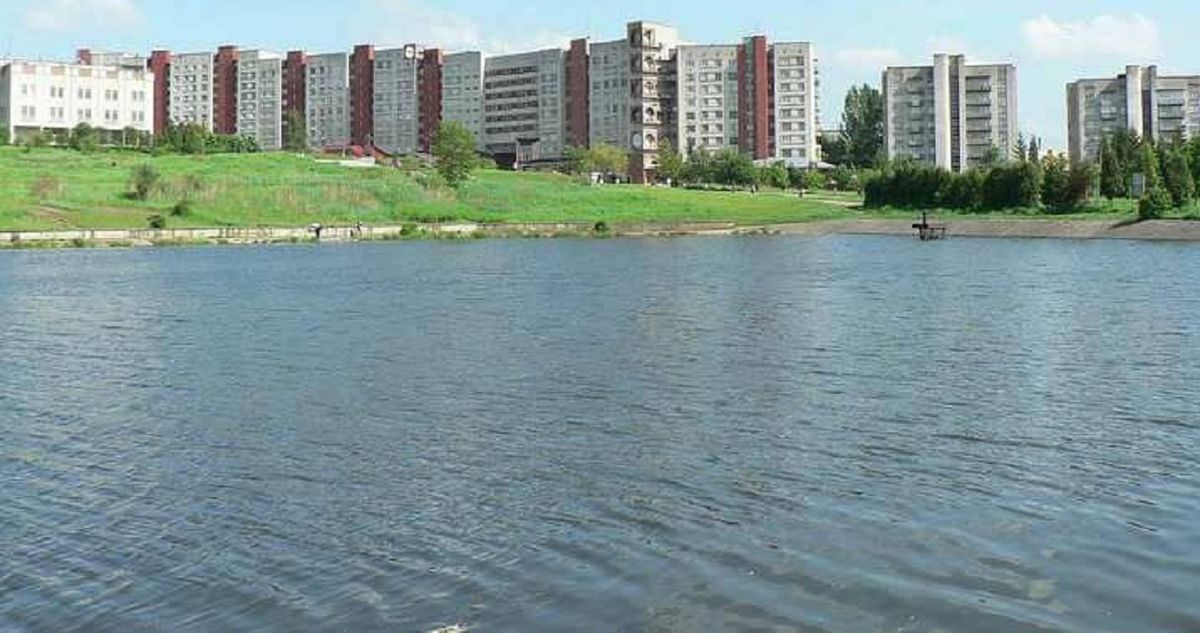 У міському озері в Новому Роздолі знайшли тіло 68-річної жінки