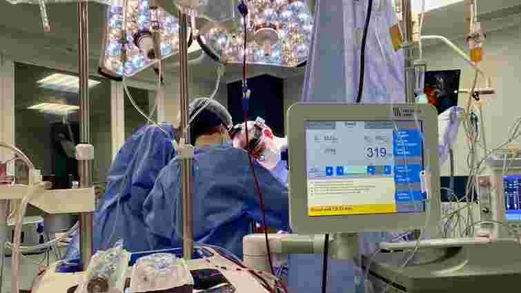 Львівські трансплантологи вперше продовжили життя печінки поза тілом